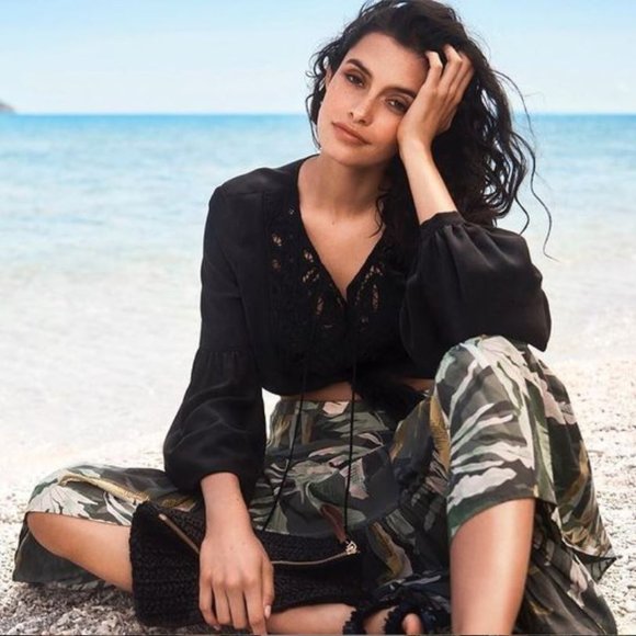 WITCHERY Tropical Island Green Tiered Midi Skirt - Picture 4 of 8